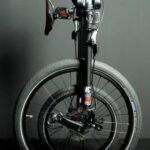 Le designer asiatique a aussi intégré l'option vélo pliant pour faciliter le transport et le rangement.